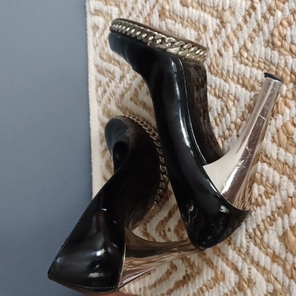 Stuart Weitzman Patent Leather Pumps - Picture 10 of 16